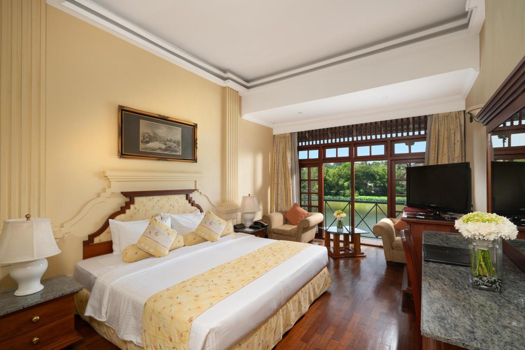 Mahaweli Reach Hotel Kandy Bagian luar foto