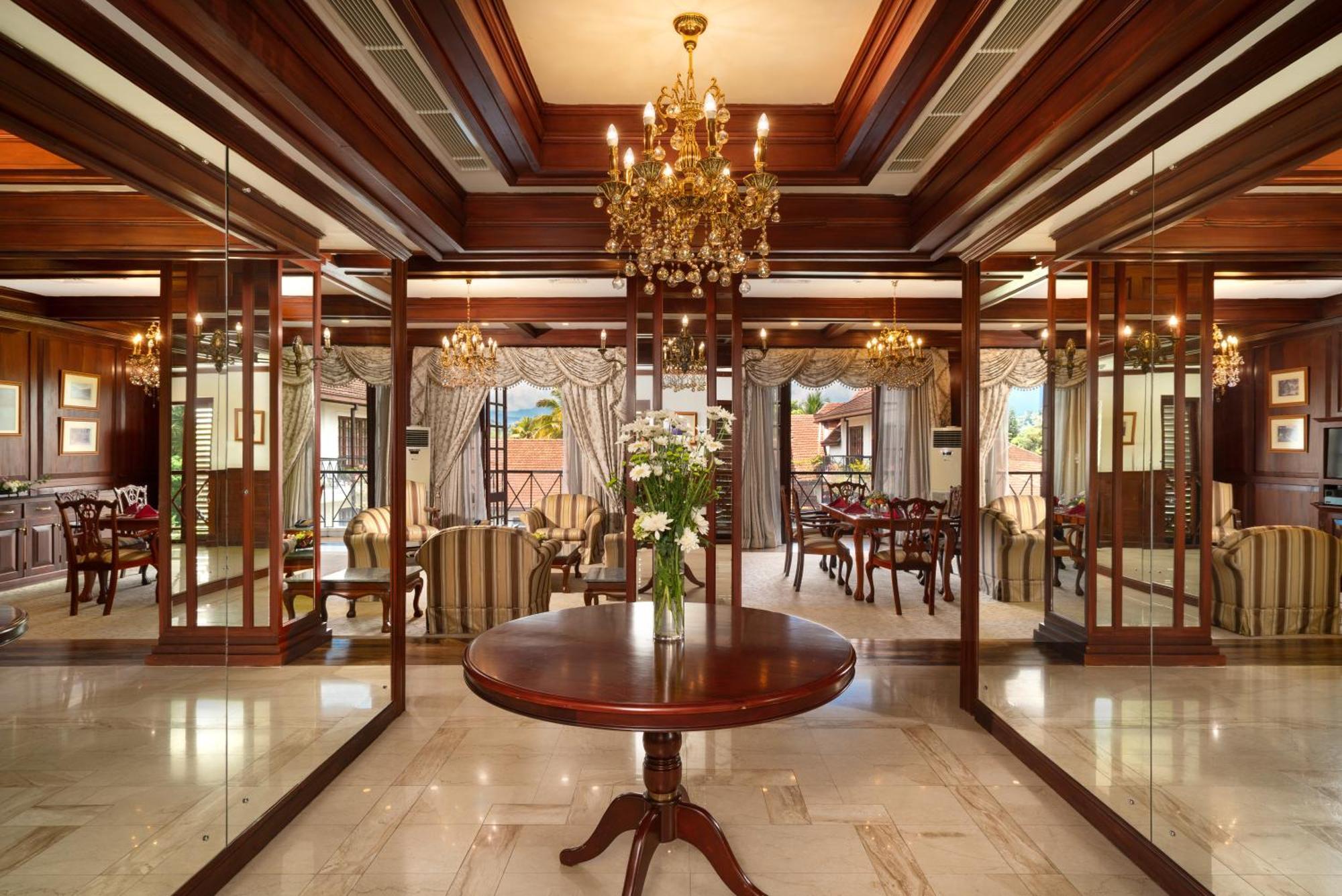 Mahaweli Reach Hotel Kandy Bagian luar foto