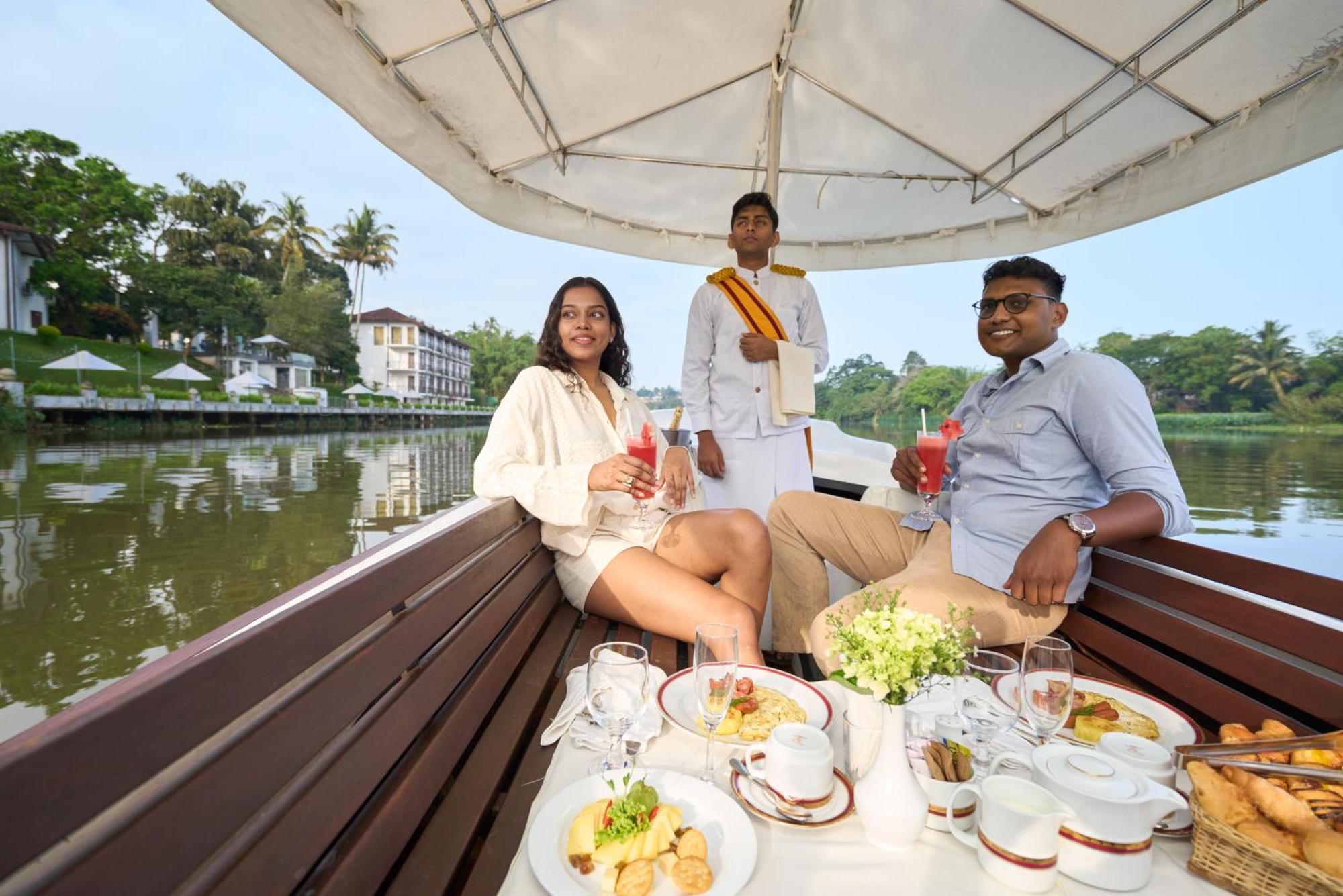 Mahaweli Reach Hotel Kandy Bagian luar foto
