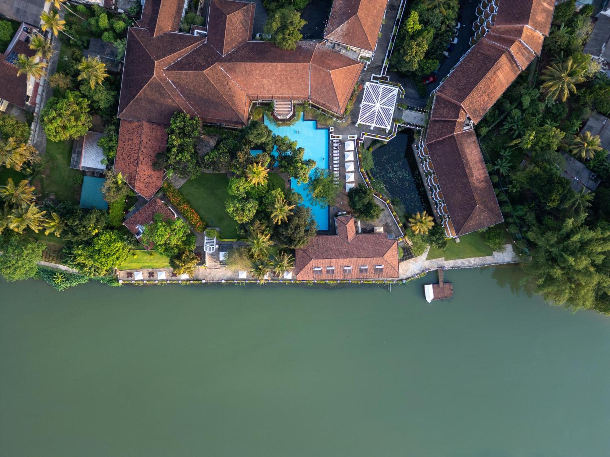 Mahaweli Reach Hotel Kandy Bagian luar foto