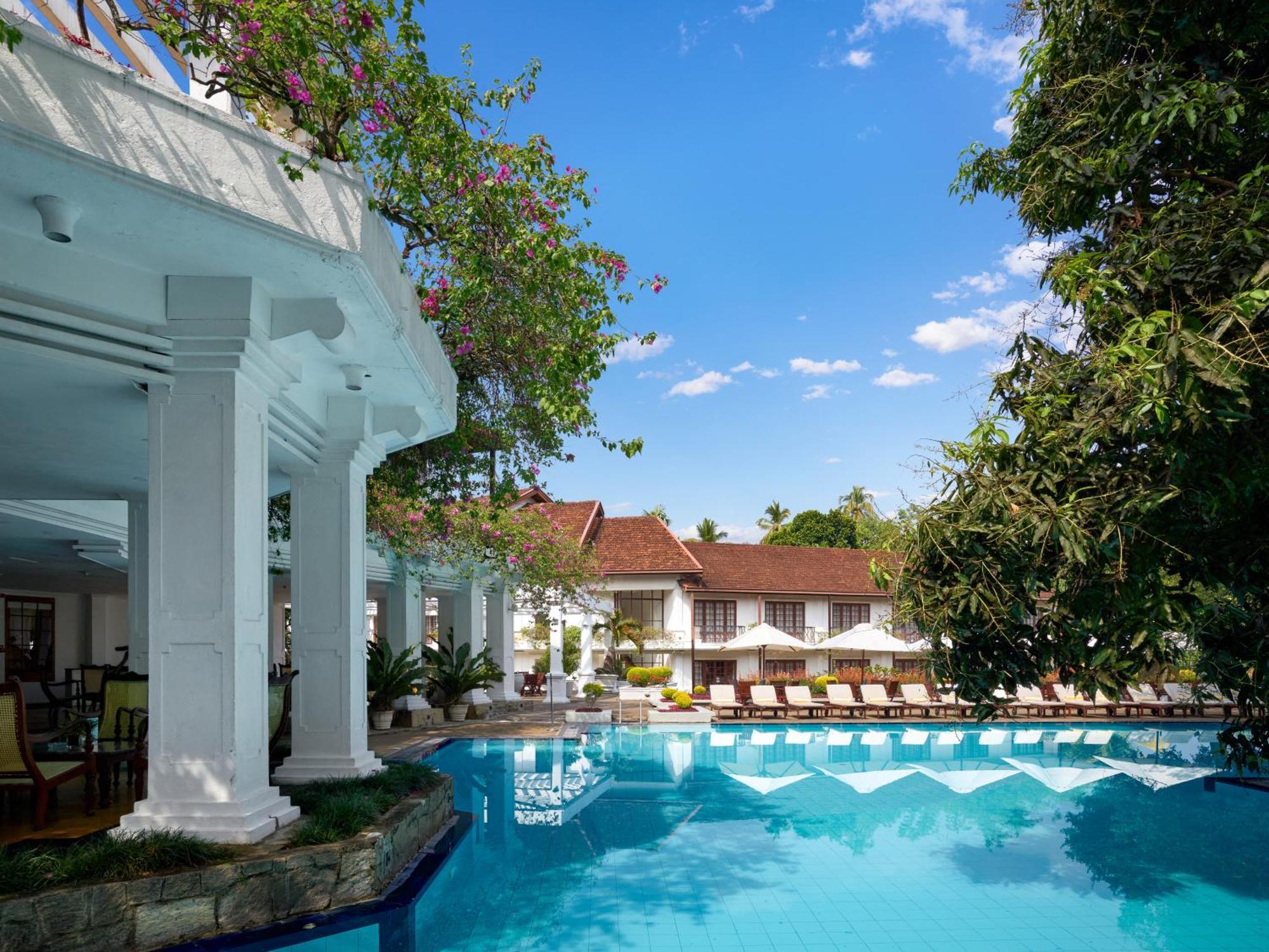 Mahaweli Reach Hotel Kandy Bagian luar foto