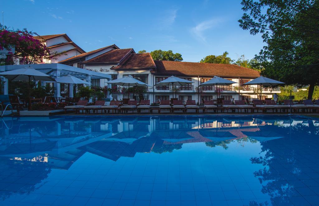 Mahaweli Reach Hotel Kandy Bagian luar foto
